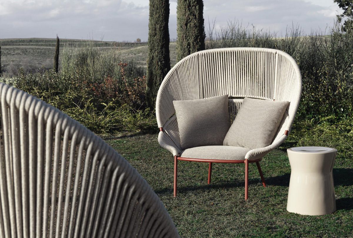 Petalo-armchair by simplysofas.in